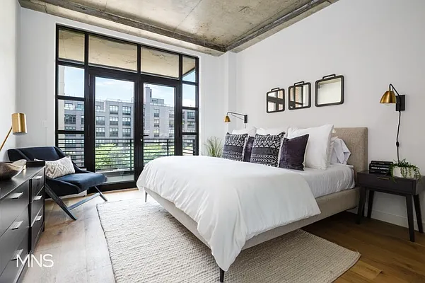 Sold by MNS | media 22