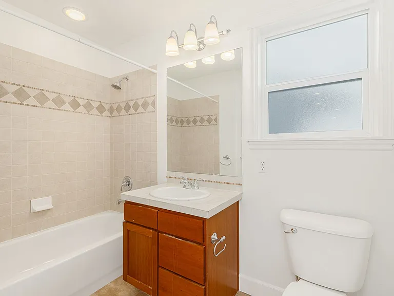 1412 NW 60th St #A — Photo 10