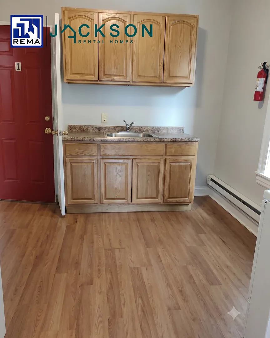 53 West Logan St. — Photo 2