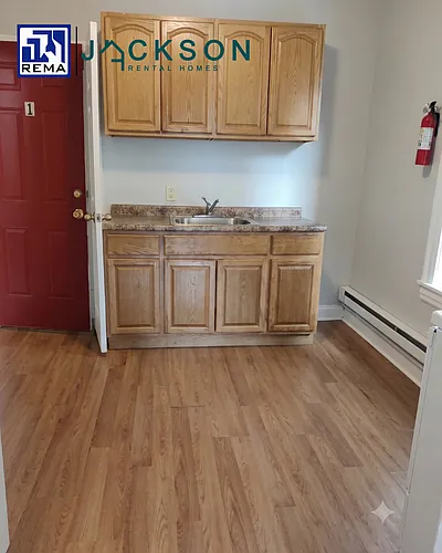 53 West Logan St. Photo 1