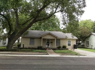 303 Myers Ave, Cleburne, TX 76033