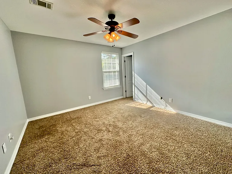240 Water Oaks Loop — Photo 11