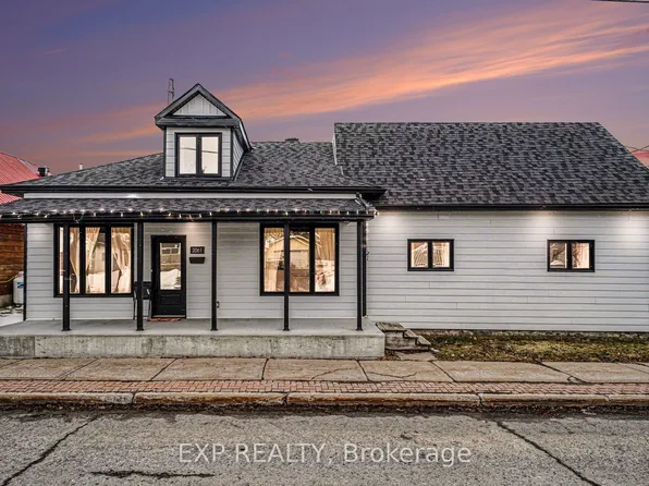 2061 Lajoie St, Alfred And Plantagenet, ON K0B 1J0