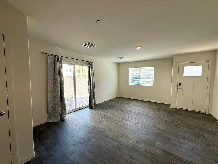 3720 Brilliant Sunset St — Photo 4