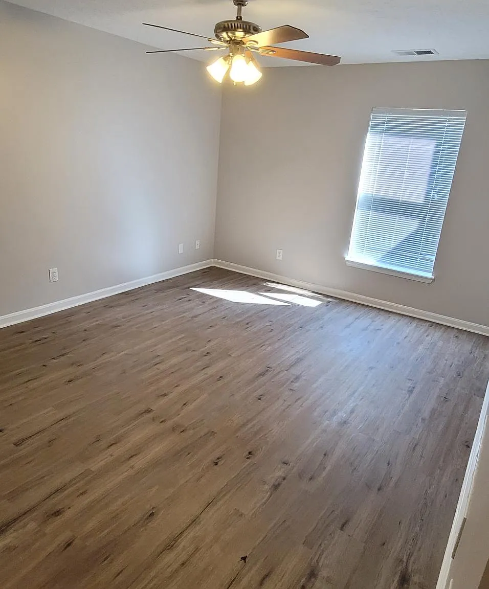 2 bed, 1.5 bath, 1097 sqft, $1,450 — Photo 2