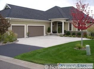 8 White Pine Rd, North Oaks, MN 55127