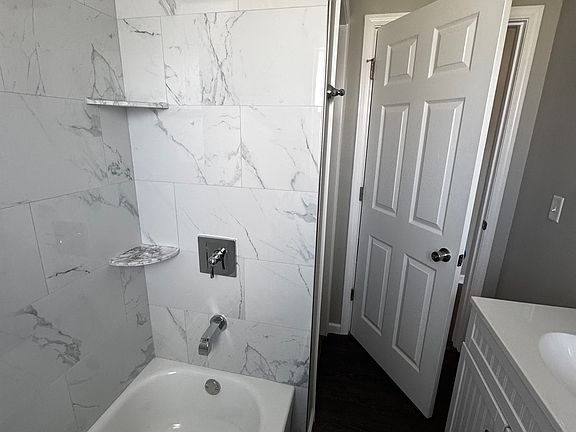 2nd image of 1748 Media Dr