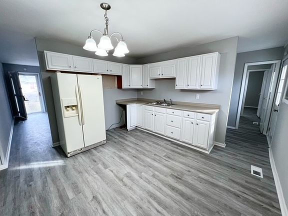 8831RoyKitchen1_02202023