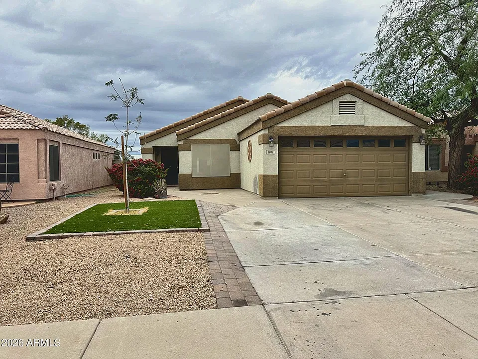 1702 S Pinto Dr
