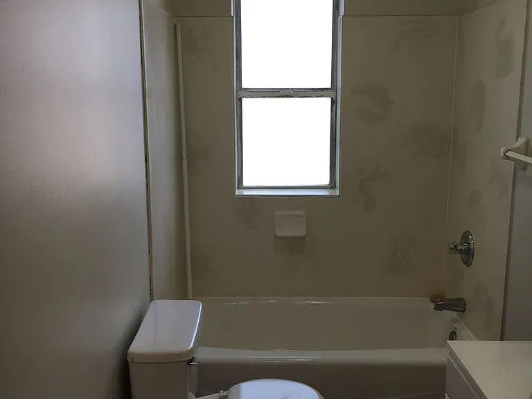 260-274 E Hudson St — Photo 16