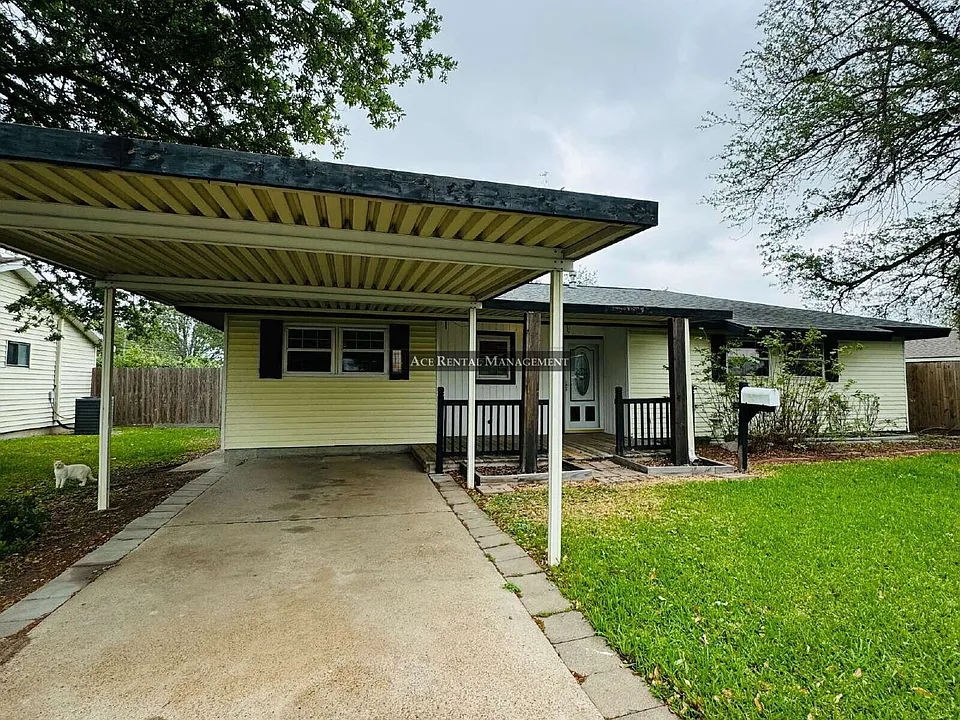 306 Landry Dr