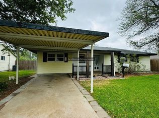306 Landry Dr, Port Neches, TX 77651