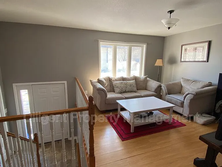 588 Howden St #6 — Photo 19