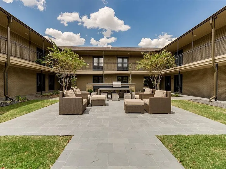 1410 Hyde Park Blvd #101 — Photo 41
