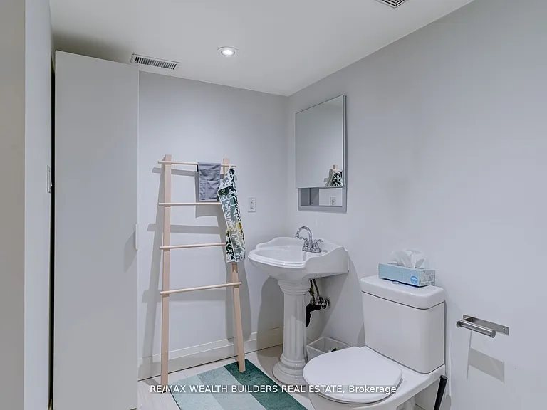 172 Indian Road Cres #LOWER — Photo 12