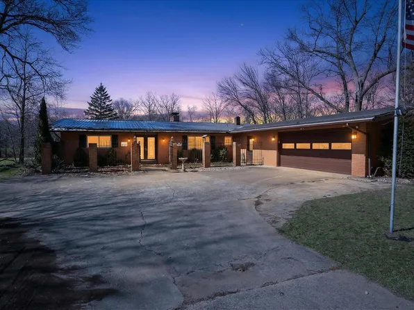 70506 Sunrise Dr, Edwardsburg, MI 49112