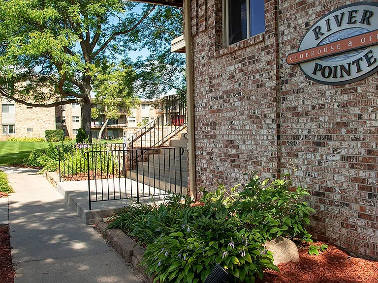 River Pointe — Photo 21