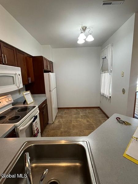 5th image of 4004 S Foxwood Drive #S