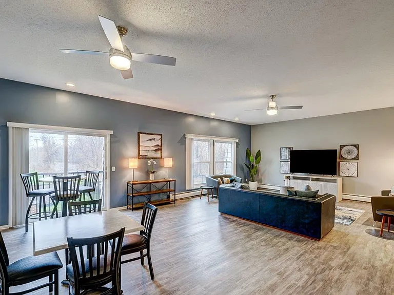 Hilton Village Apartment Homes — Photo 20