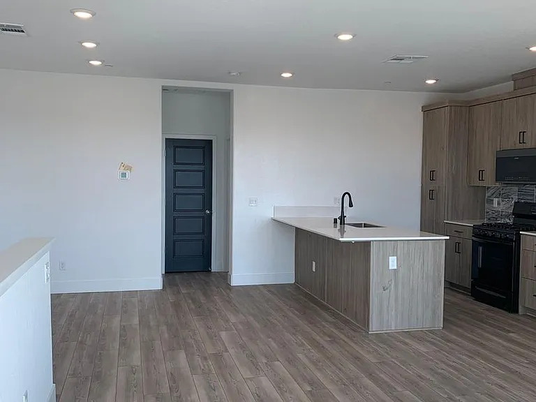 490 W Mahogany Ln — Photo 10