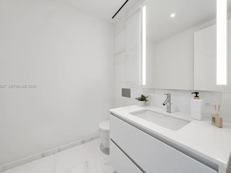 300 Biscayne Boulevard Way #2701 — Photo 31