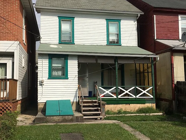 2713 Maple Ave — Photo 2