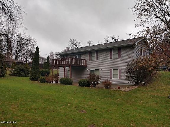 4th image of 341 1st Ave