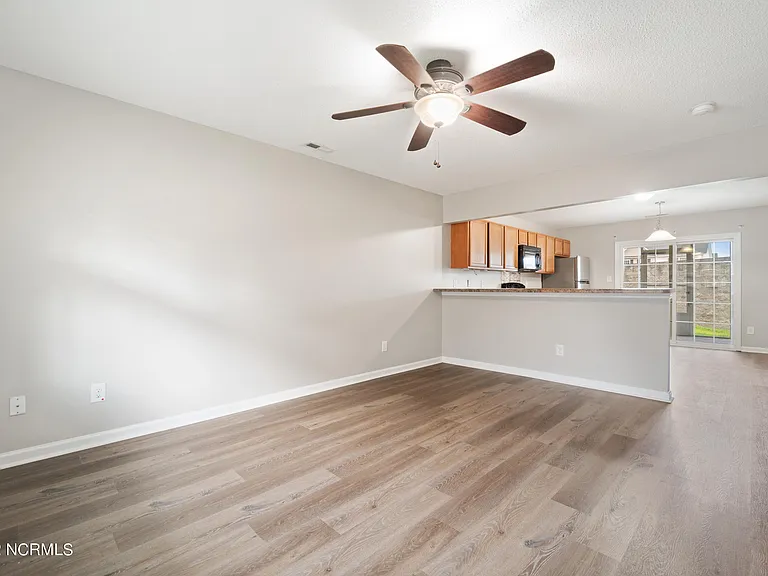 1000 Banister Loop — Photo 3