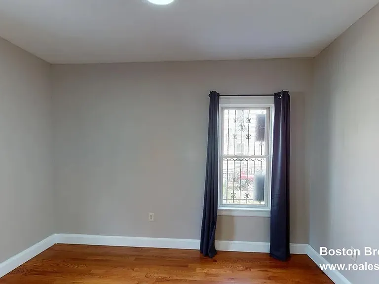 6 Cawfield St #3 — Photo 4