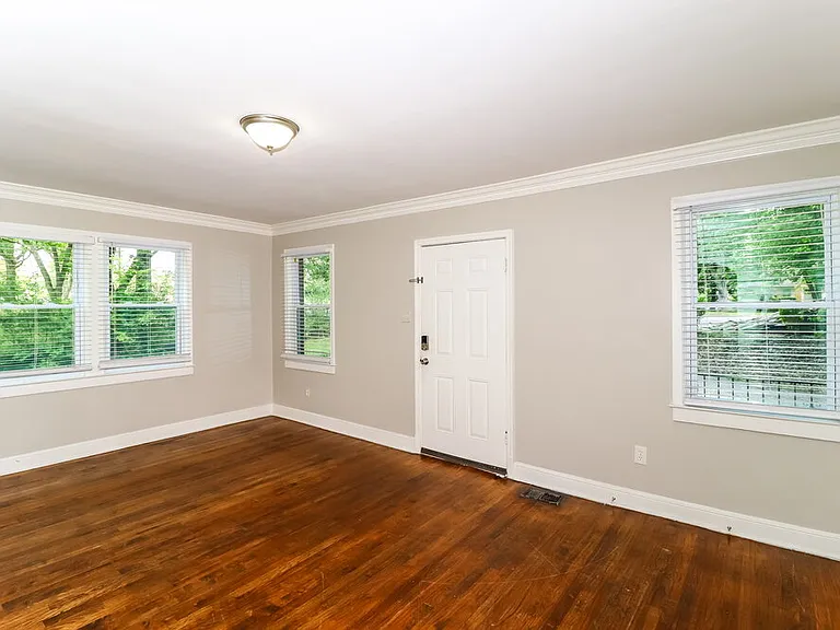 5447 Park Ave — Photo 6