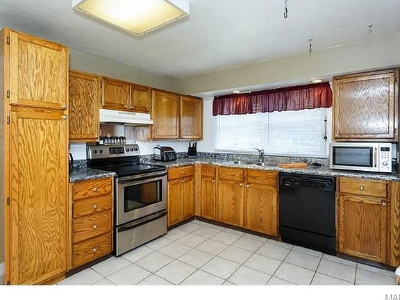 3rd image of 9018 Westbrooke Ln