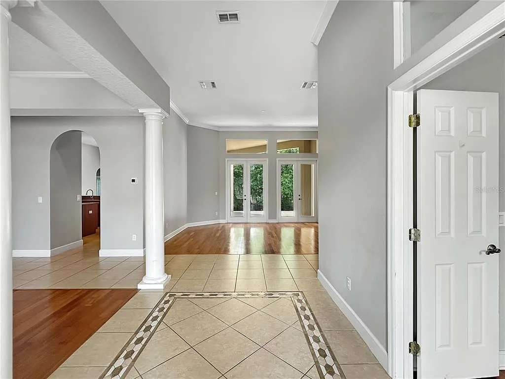 5 bed, 5.0 bath, 3676 sqft, $3,995 — Photo 4