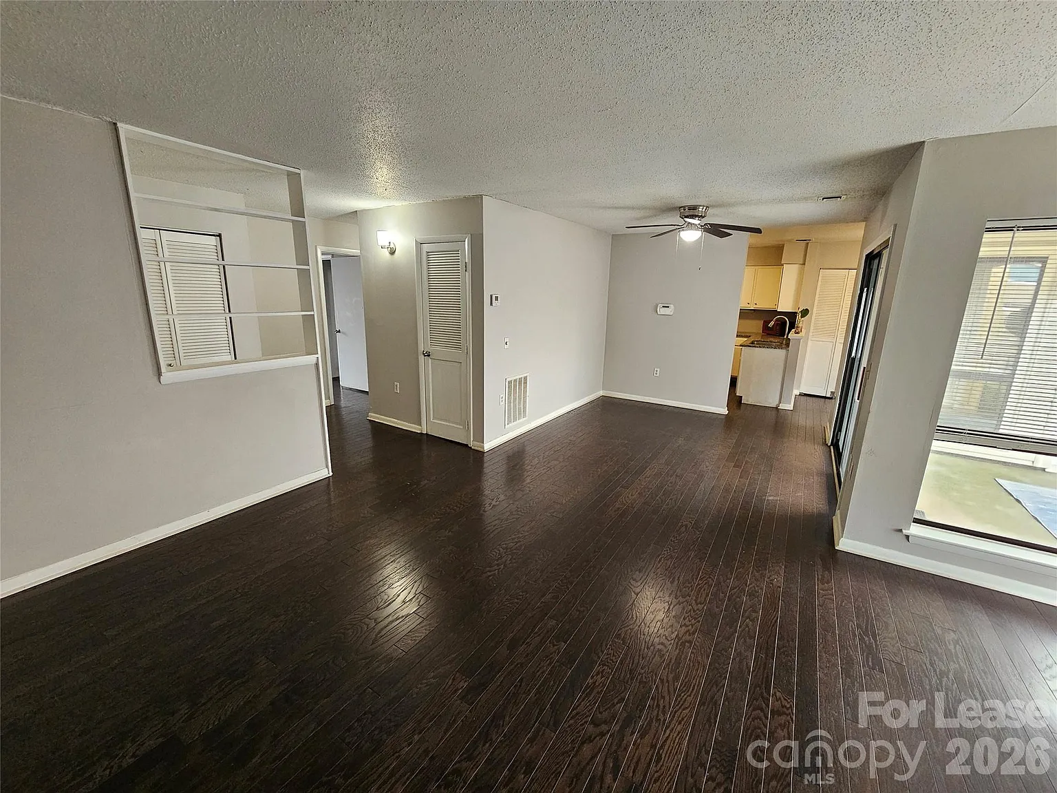 2 bed, 2.0 bath, 1053 sqft, $1,500 — Photo 2