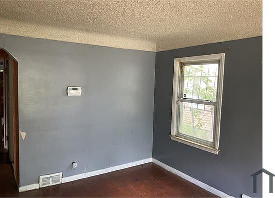 2nd image of 20219 Chapel St