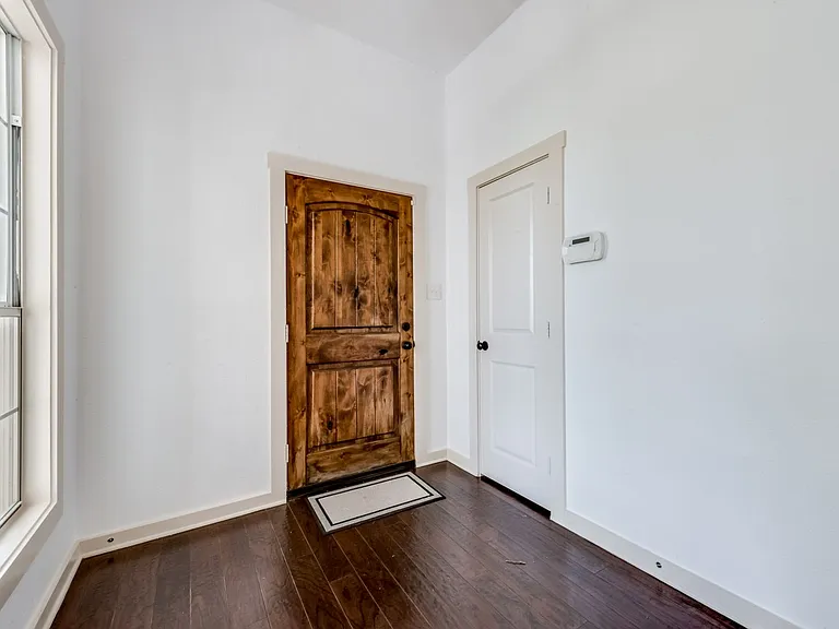 5893 FM 1827 — Photo 13
