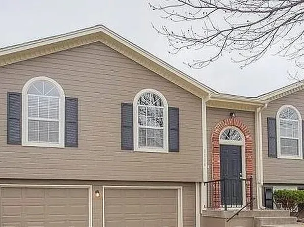 1104 SE Sunnyside School Rd, Blue Springs, MO 64014