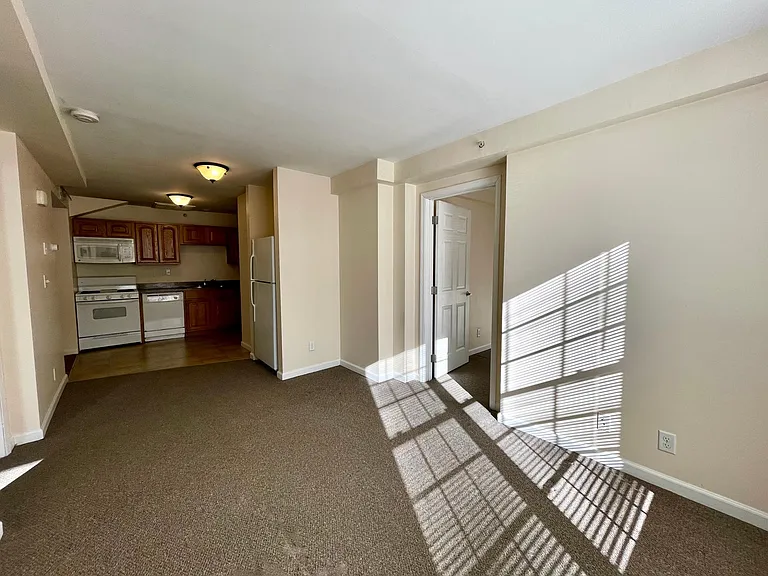 8 Parker St #4 — Photo 16