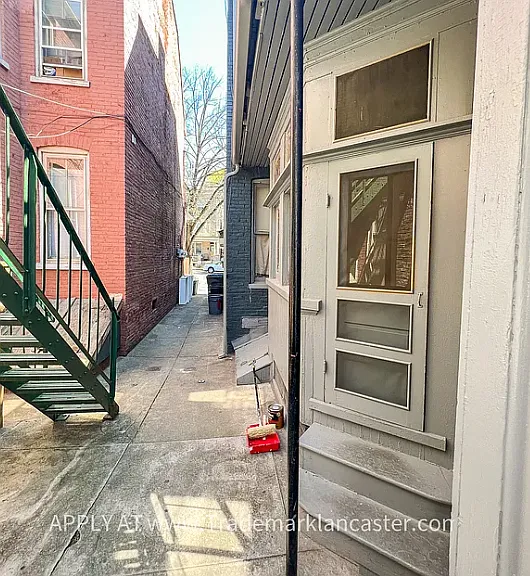 132 College Ave #1 — Photo 2