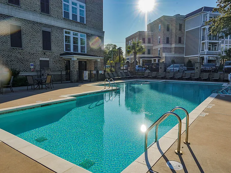 Grand View Luxury Apartments — Photo 21