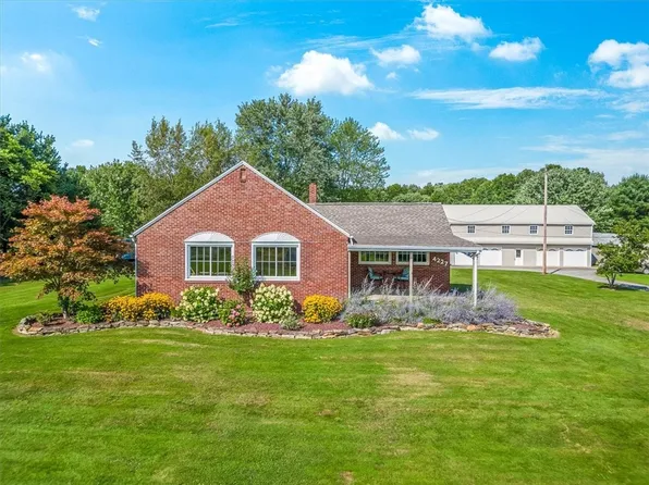 4227 New Castle Rd, Pulaski, PA 16143