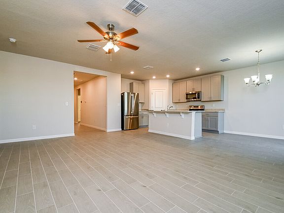 3rd image of 214 Lovely Ct