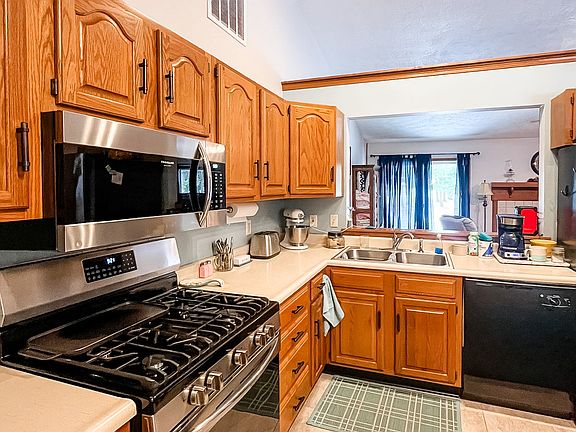 5th image of 1610 N Sommer Ln