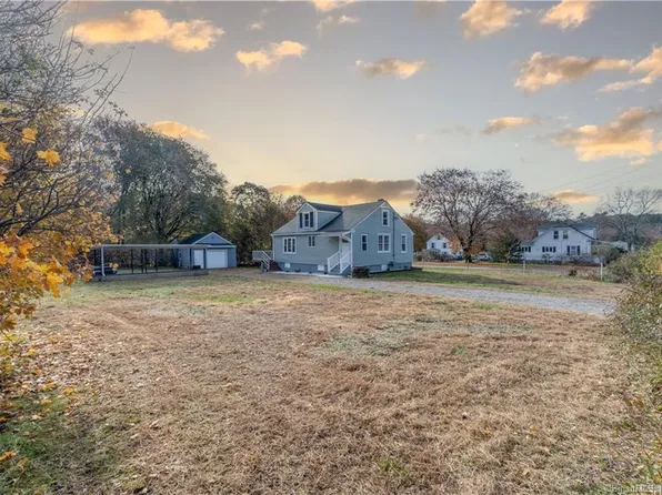 11 Cady Street, Killingly, CT 06239