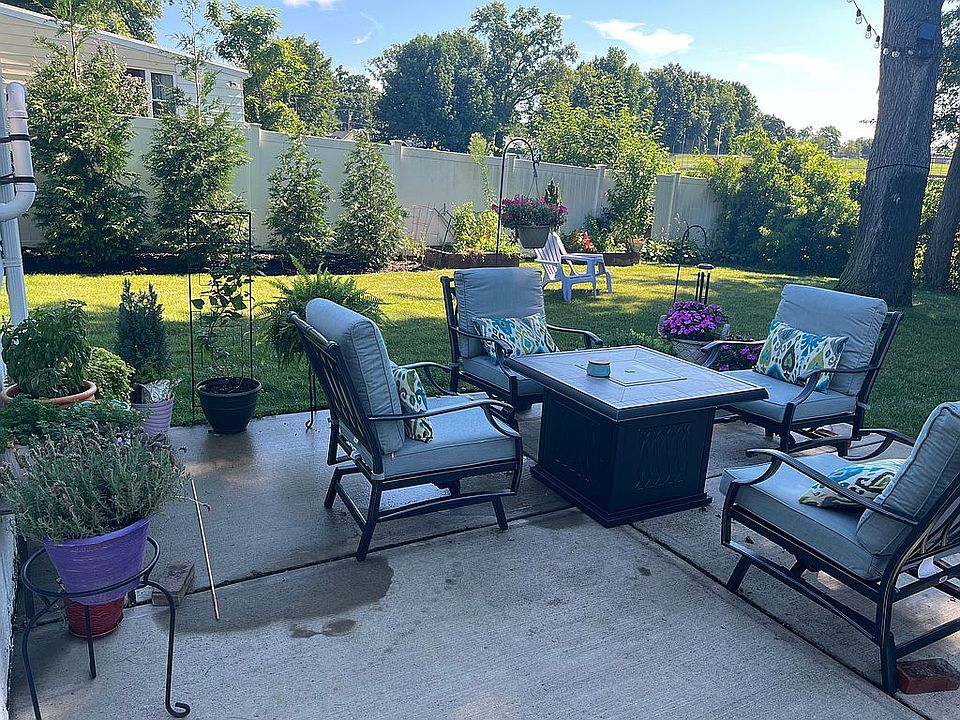 2nd image of 400 Luhmann Dr