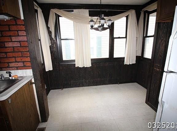 2nd image of 18 Elmwood Park W
