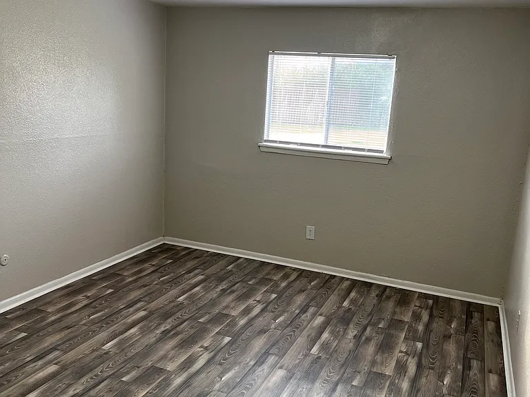 Valhalla Apartments — Photo 9