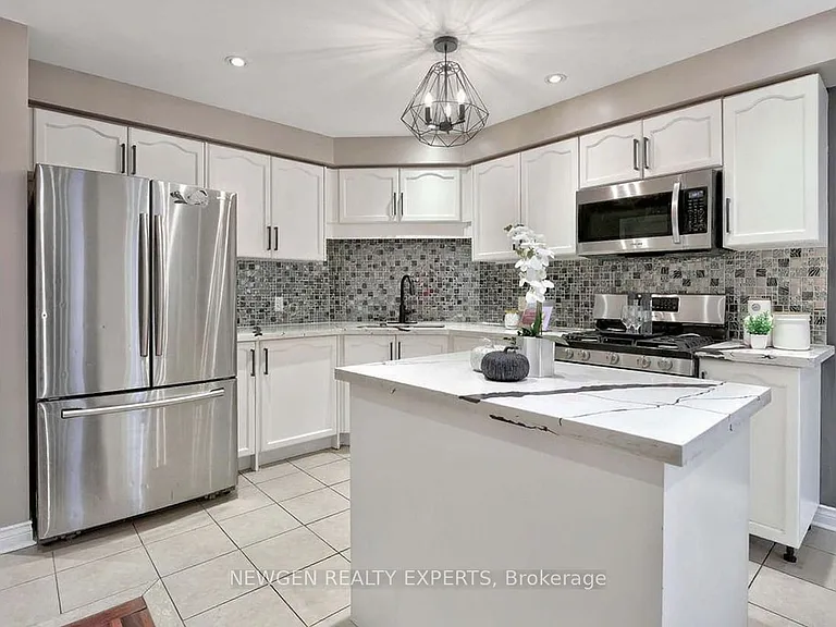 68 Root Cres E #UPPER — Photo 13