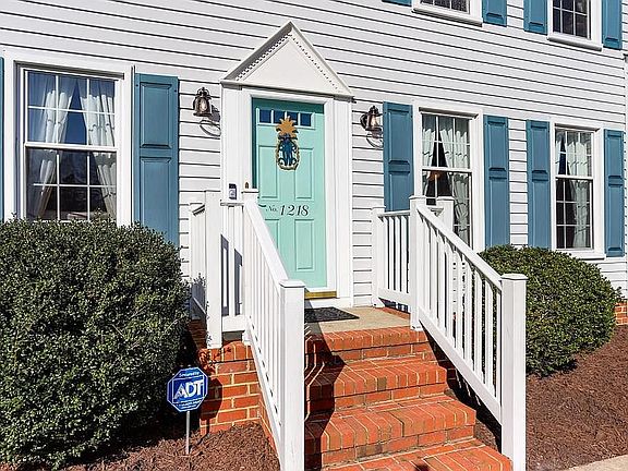 2nd image of 1218 Lake Point Dr