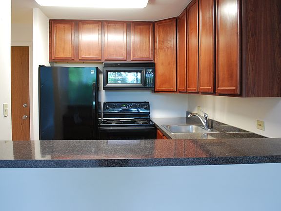 3rd image of 1811 Four Lakes Ave APT 3K