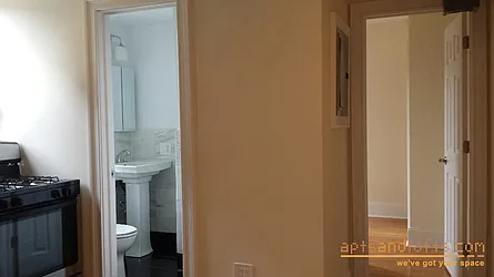 Rented by aptsandlofts.com